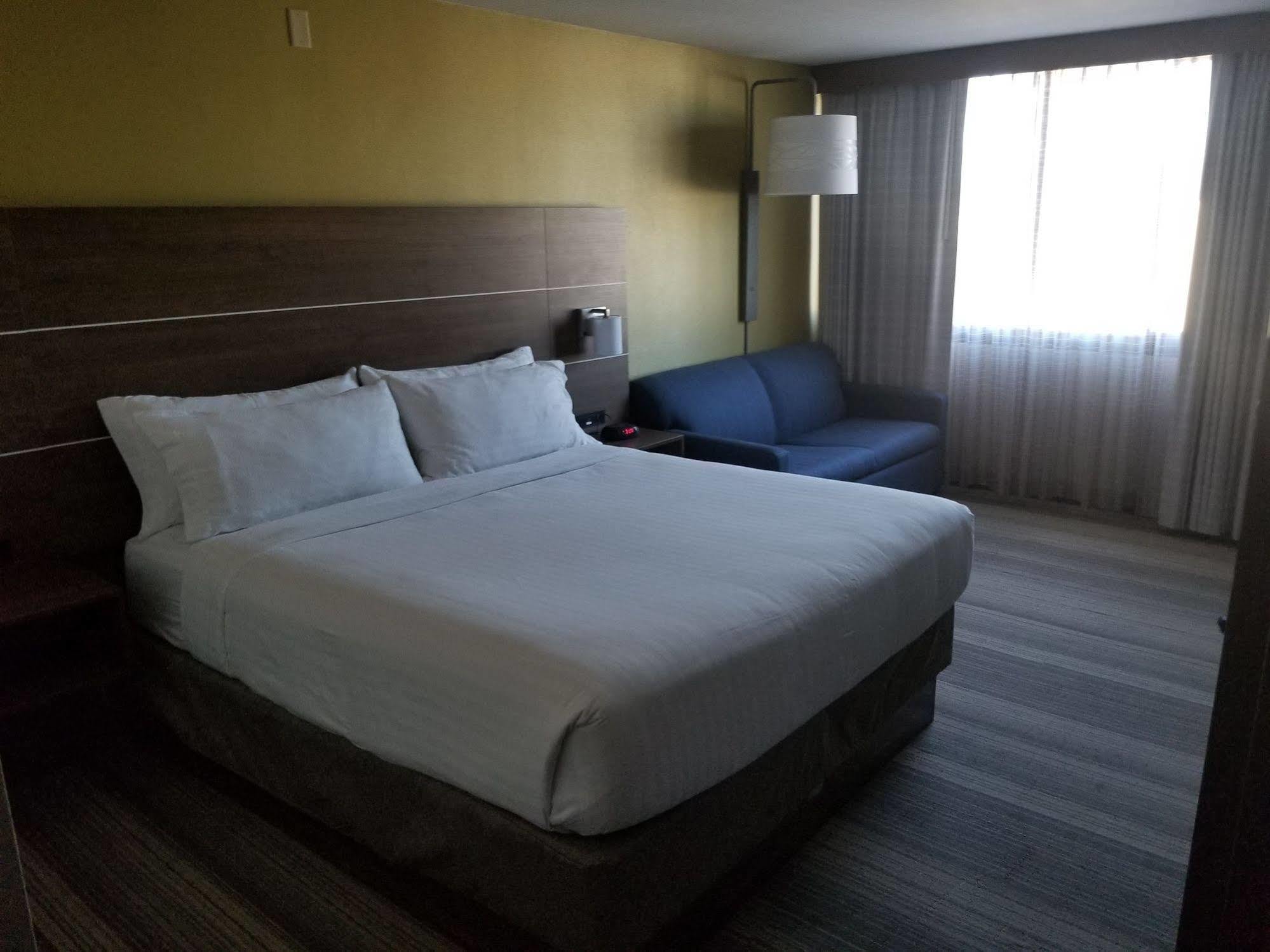 Holiday Inn Express Fullerton-Anaheim, An Ihg Hotel Dış mekan fotoğraf